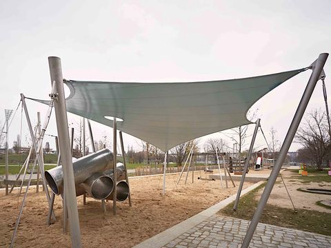 Sonnensegel auf Sandspielplatz, STOFFDACH GmbH Berlin