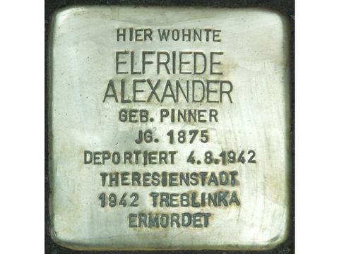 Stolperstein Elfriede Alexander (Bild: Stolpersteine-Initiative CW, Hupka)