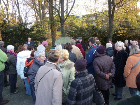 Am Rathenau-Gedenkstein, 12.11.2011, Foto: KHMM