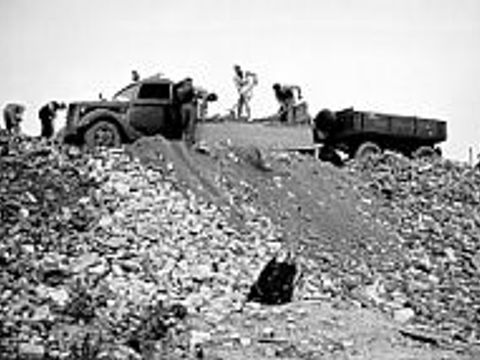 Aufschüttung des Teufelsbergs 1952, Foto: Landesarchiv Berlin