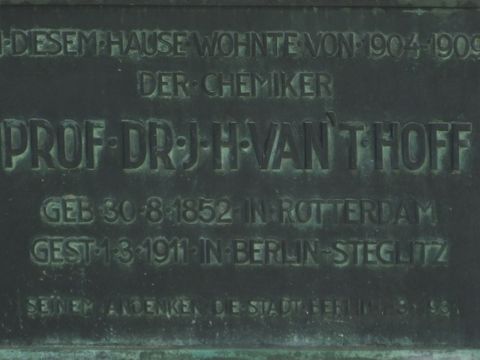 Gedenktafel für Jakobus van´t Hoff (Bild: Hupka)