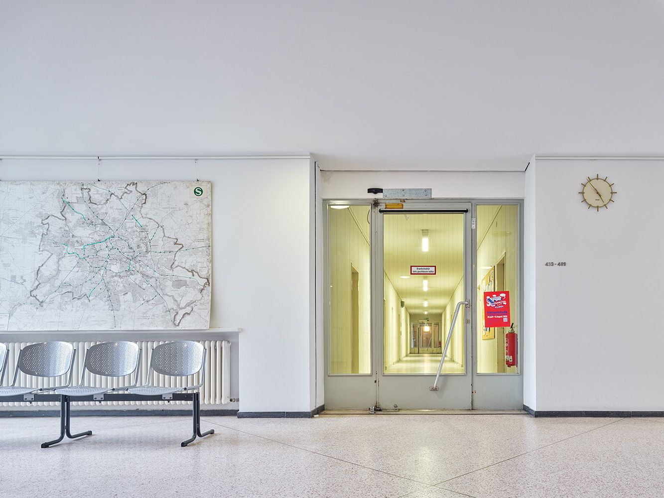 Foyer mit Wartebereich im 4. OG, Oktober 2020