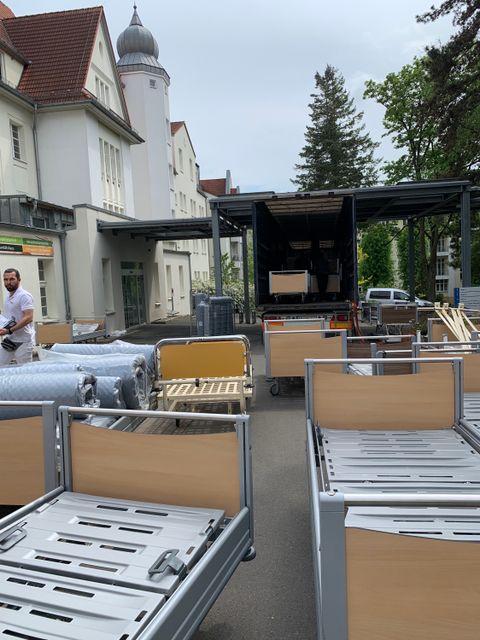 Krankenhausbettentransport im Mai 2022 nach Charkiw