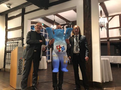 Ein Buddybär als Geschenk zum 100. Jubiläum der Stadt Bottrop