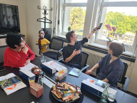 Reinickendorfer Talente präsentierten ihre Projekte der Bezirksbürgermeisterin und dem Schulstadtrat (Bild: BA Reinickendorf)