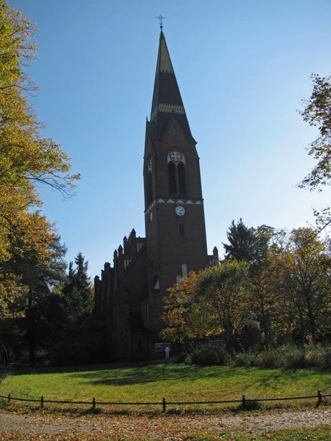 Die Petrus-Kirche am Oberhofer Platz