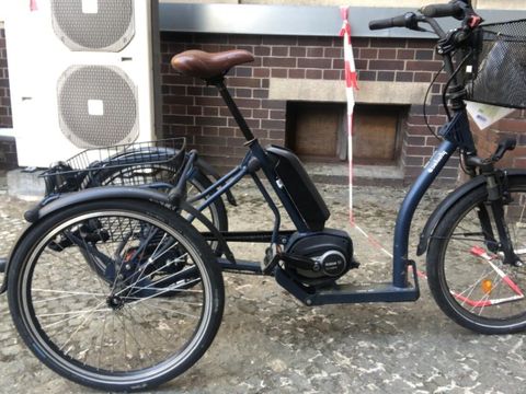 Schwarzes E-Bike