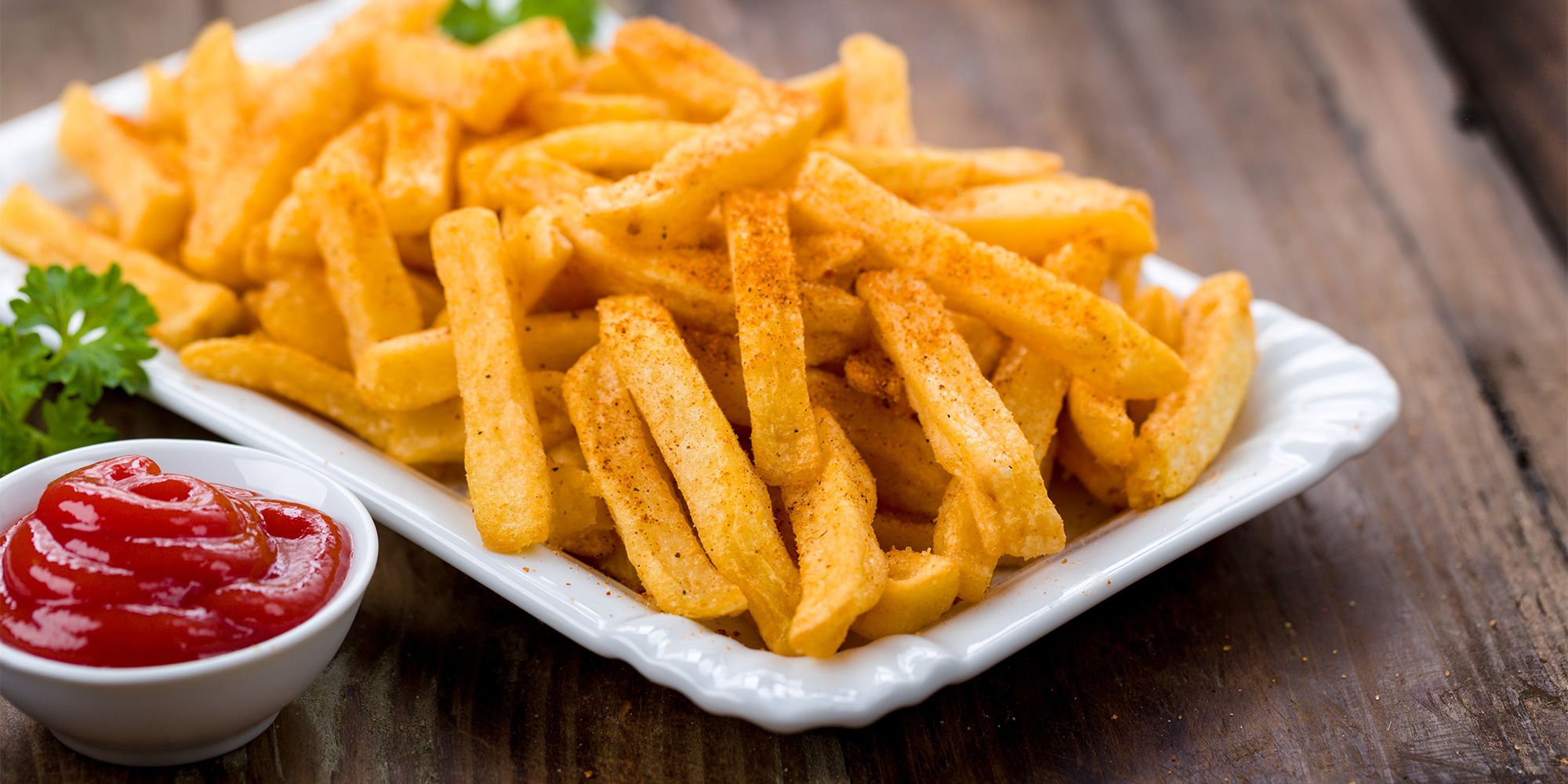 Pommes Frites in einer Schale