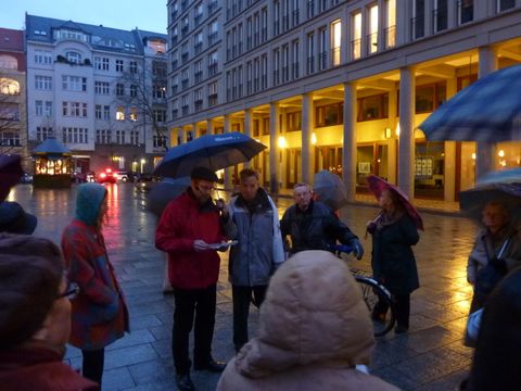Auf dem Walter-Benjamin-Platz, Foto: KHMM