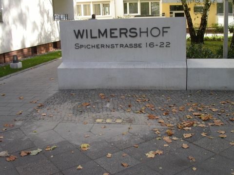 Hauseingang Spichernstr. 20, Okt. 2012