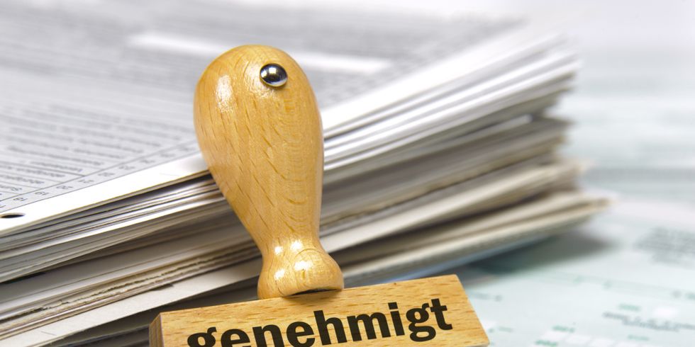 Stempel mit der Beschriftung "genehmigt"