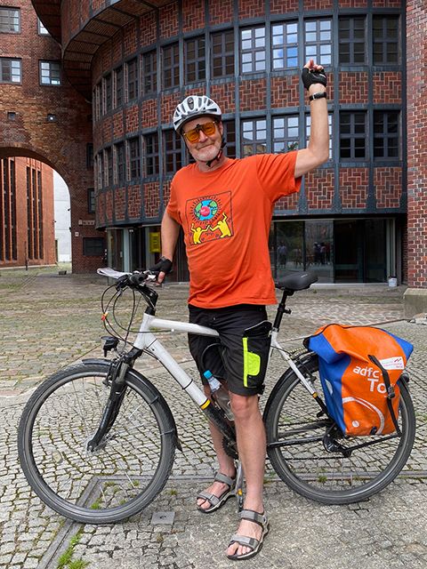 Axel von Blomberg vor dem E-Werk in Berlin-Mitte