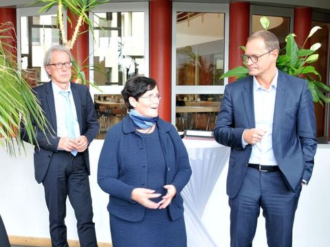 Senatsbesuch in Marzahn-Hellersdorf - Regierender Bürgermeister Michael Müller, Bezirksbürgermeisterin Dagmar Pohle und Senator Matthias Kollatz beim Pressestatement zur gemeinsamen Sitzung