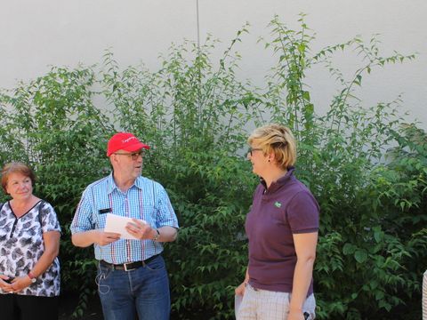 Herr Naumann mit Frau Krainz der Direktorin des IBZ (Bild: BA-CW, ML)