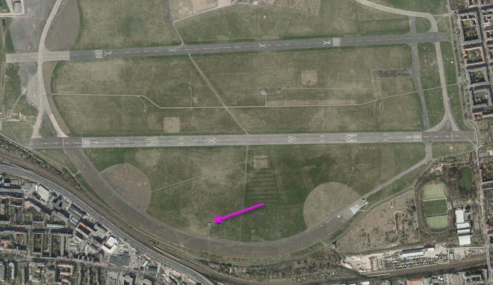 Photo 6.1: Location of the Berlin-Tempelhof station (see arrow mark).