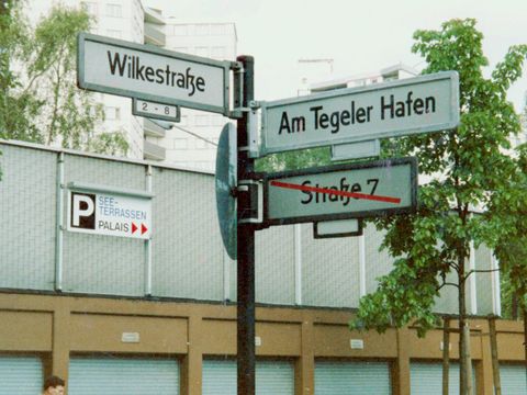 Umbenennung der Straße Am Tegeler Hafen am 15.03.1989, Foto 1989 (Bild: ©Archiv Museum Reinickendorf)