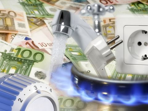 Collage: Geld, Steckdose, Wasserhahn