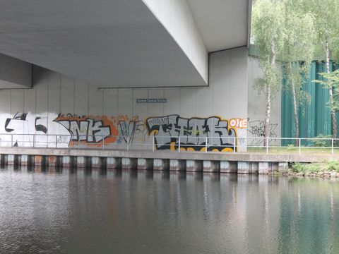 General-Garneval-Brücke 2,