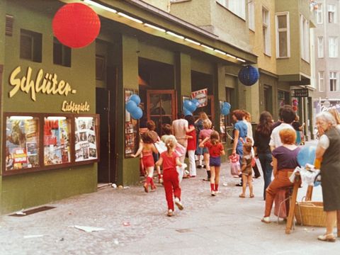Das Schlüter-Kino in der Charlottenburger Schlüter- straße, Kiezkino von 1912 bis 1996 | Schlüter Cinema, the neighbourhood cinema in Berlin-Charlottenburg from 1912 to 1996
