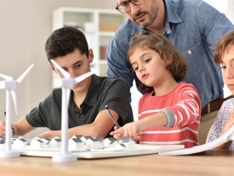 Kinder lernen zum Thema Energie