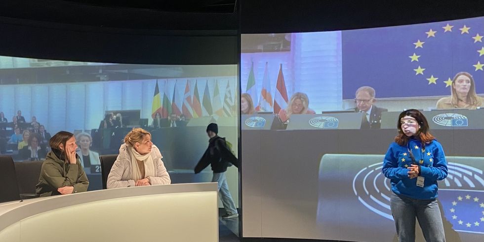 Besuch von der Ausstellung "Erlebnis Europa" im Europäischen Haus
