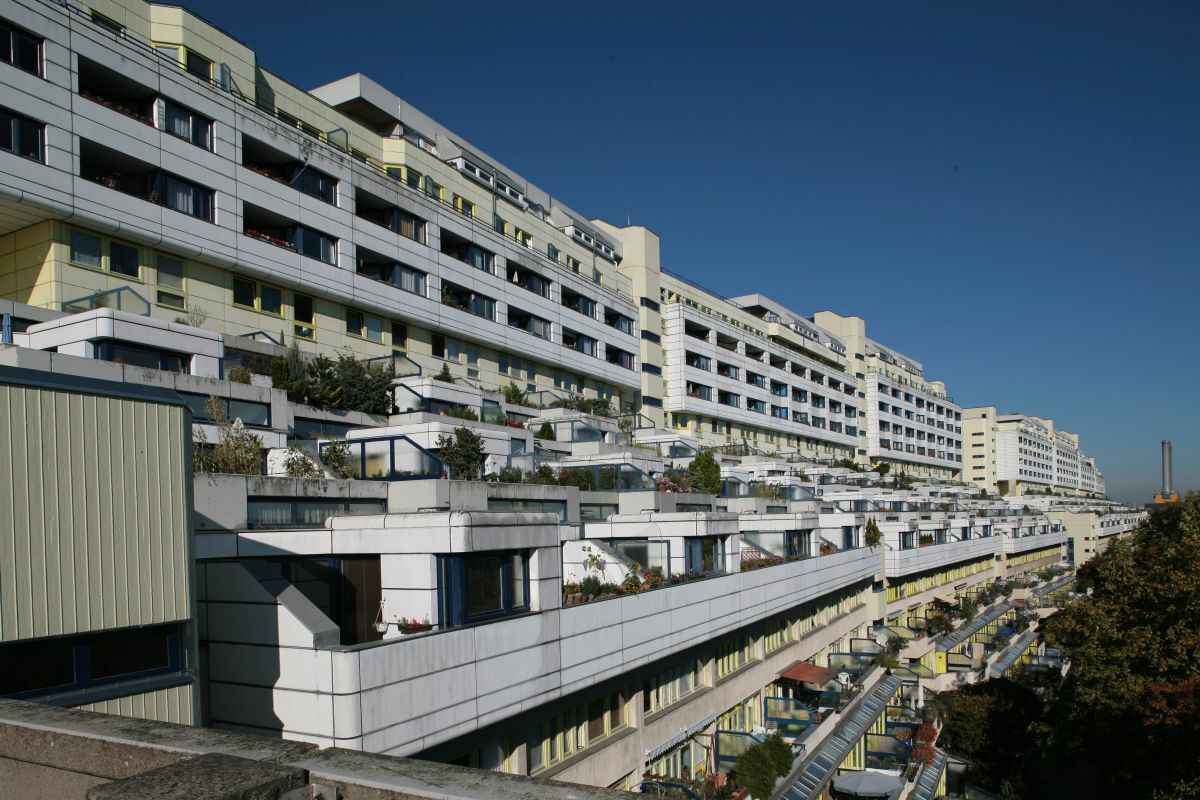 Autobahnüberbauung Schlangenbader Straße