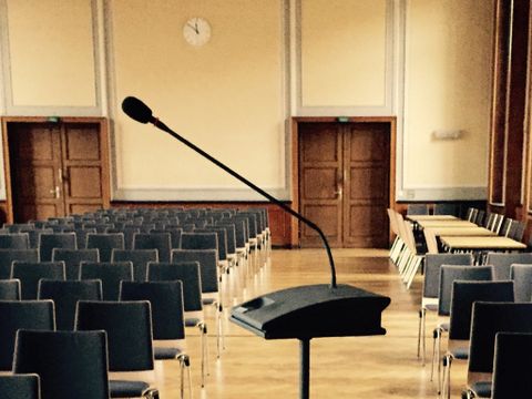 Mikrofon im BVV-Saal