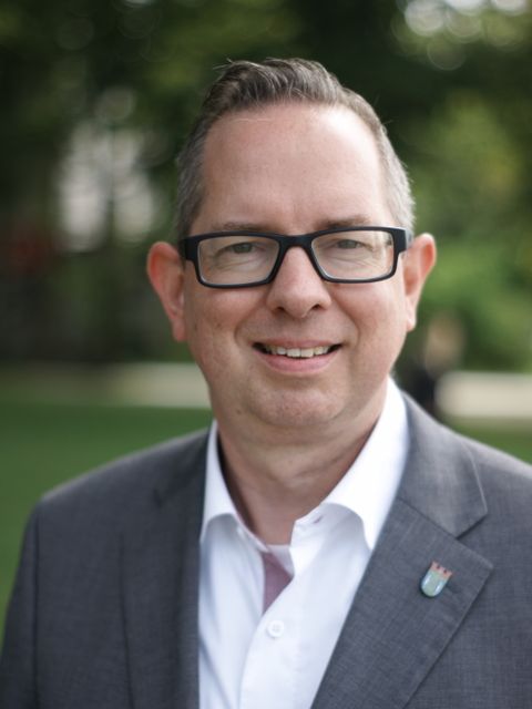 Portrait Bezirksbürgermeister Oliver Igel