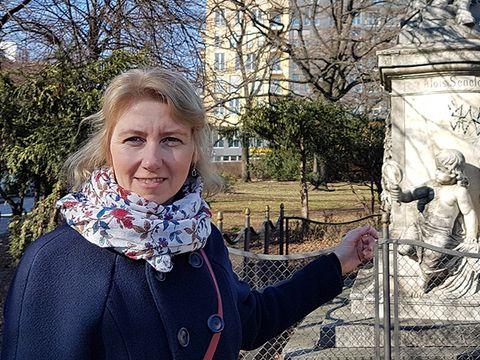 Serena Fellwock am Senefelder Platz