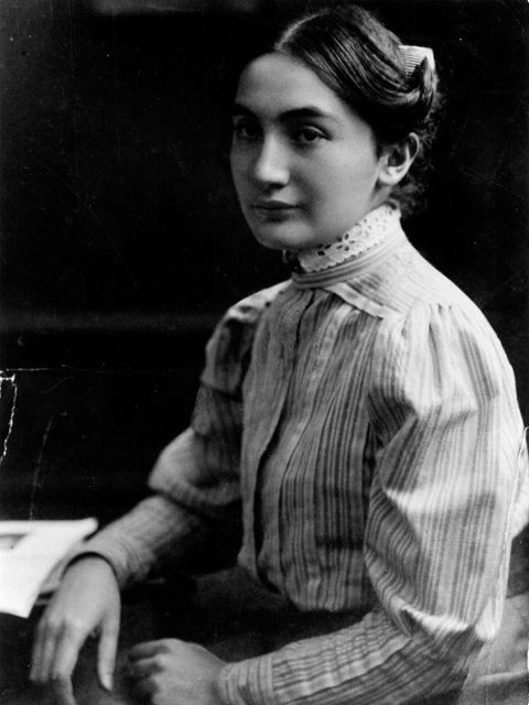 Portrait von Helene Nathan (schwarz/weiß)