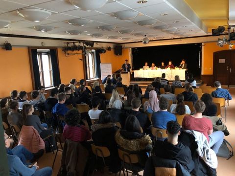 Jugendstadtrat Tobias Dollase (parteilos, für CDU) hatte zum Jugendpolitischen Aschermittwoch in Reinickendorf eingeladen (Bild: BA Reinickendorf)