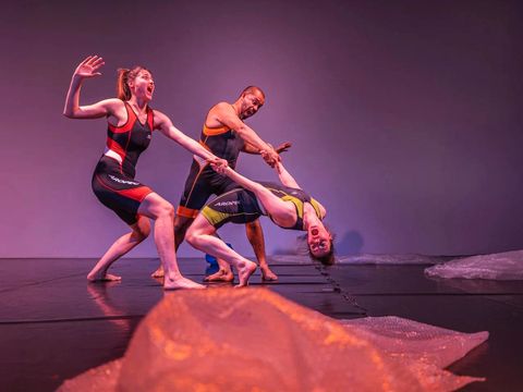IM WAL – eine interaktive Tanzperformance für alle ab 4 Jahren, von OOPSALA