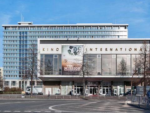 Rathaus Mitte, ehemals Hotel „Berolina“