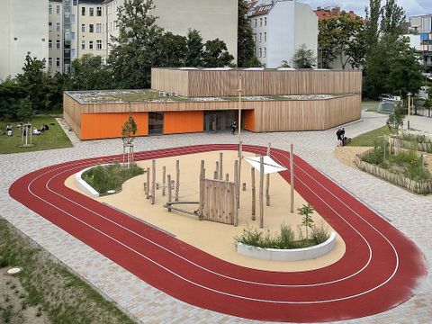 Neue Sporthalle in Holzbauweise und Laufbahn für die Johannes-Schule Berlin (Bild: C. Mildenberger, Johannes-Schule Berlin )