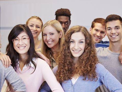 Gruppe von jungen Leuten
