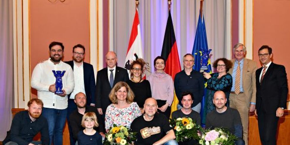 Gruppenbild der Preisträger/innen der Blauen Bärn 2019