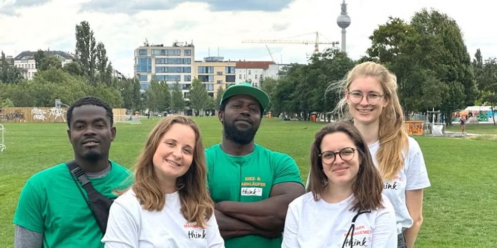 Parkläufer Job Quaye Awuah und Abdallah Fofana, Parkmanagerinnen Varvara Borodkina, Evgeniya Kartashova und Gyde Sönksen