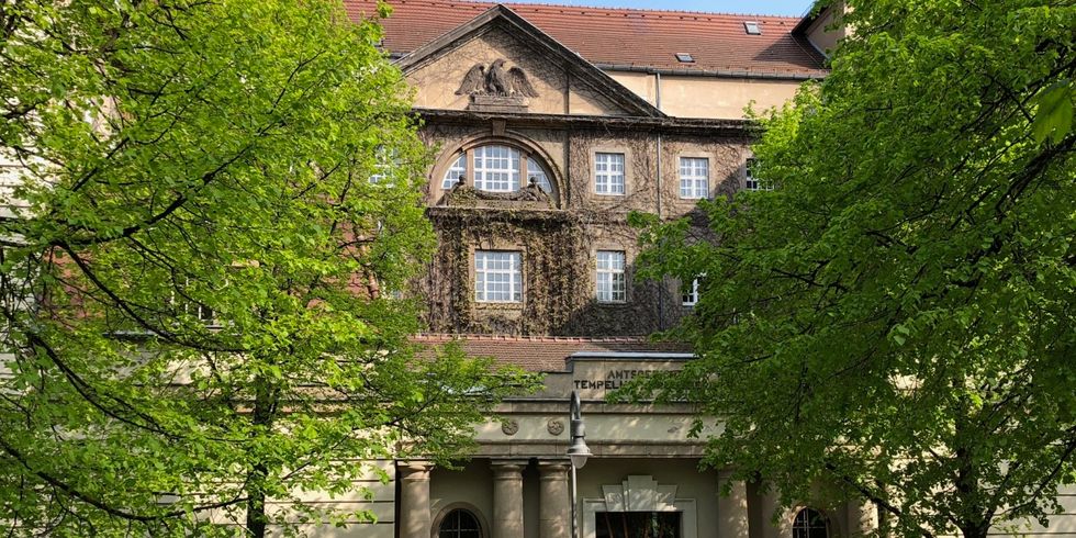 Amtsgericht Kreuzberg, Eingang Möckernstraße