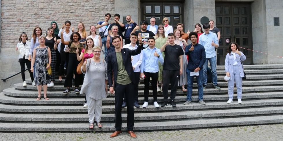 16 Einser Abiturienten im Rathaus geehrt