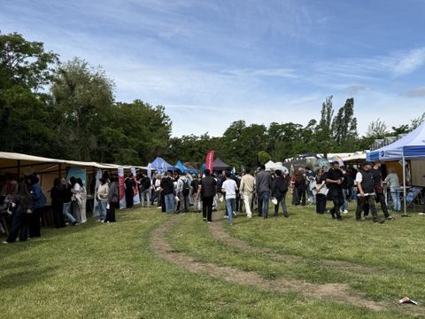 Knapp 1.500 Jugendliche aus Tempelhof-Schöneberg und benachbarten Bezirken trafen beim Aktionstag Ausbildung auf insgesamt 54 Unternehmen.