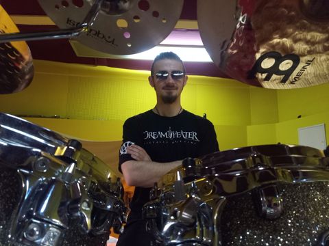 Florens Ganzer am Schlagzeug