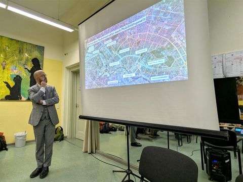 Fahrradstraße Schwedter Straße: Herr Schriner bei der Informations-Veranstaltung