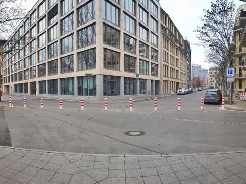Diagonalsperre Alte Jakobstraße / Kommandatenstraße
