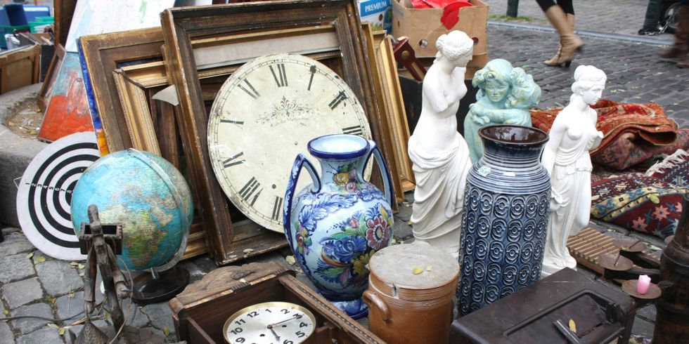 Sortiment eines Flohmarktes