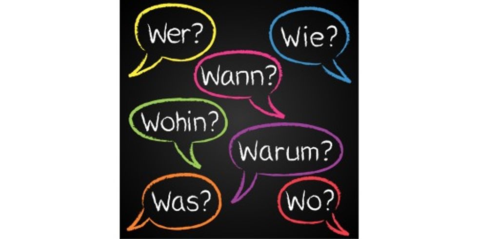 Fragewörter auf einer Tafel