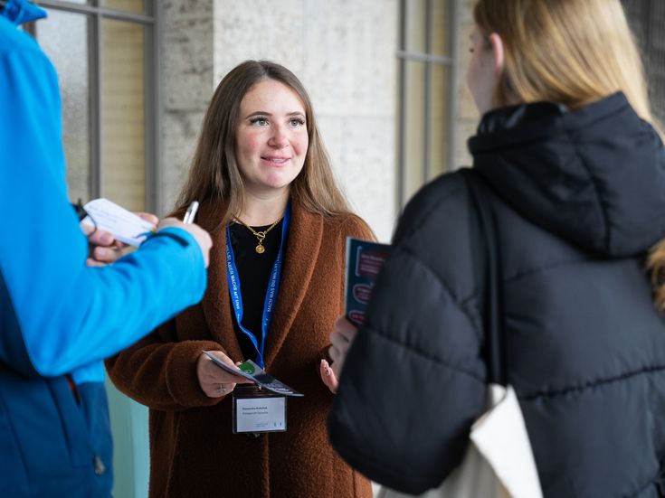 Berufspatin_auf_einer_Messe