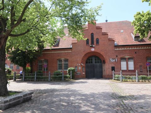 Haupteingang der JVA Tegel Tor I