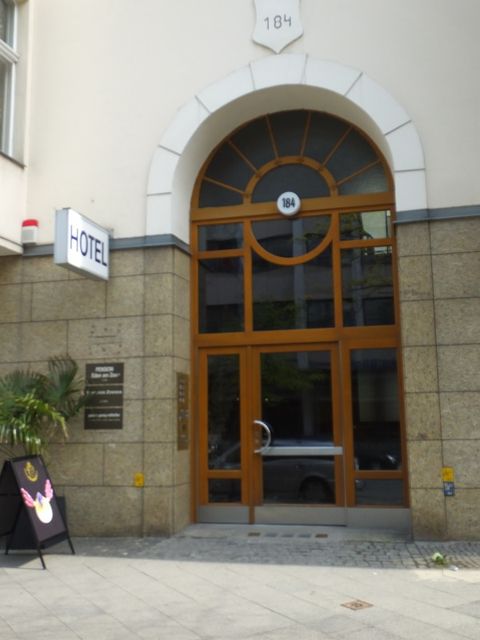 Hauseingang Uhlandstr. 184, 2014