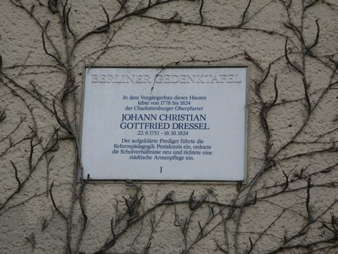 Gedenktafel für den Stadtpfarrer Johann Christian Gottfried Dressel (Bild: BA-CW, ML)