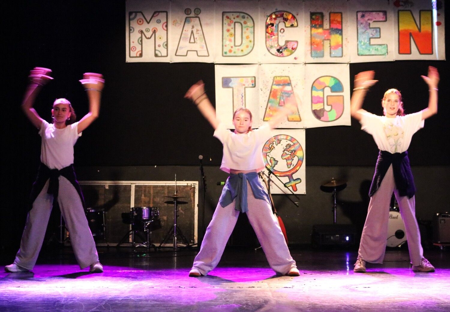 Eine Mädchentanzgruppe